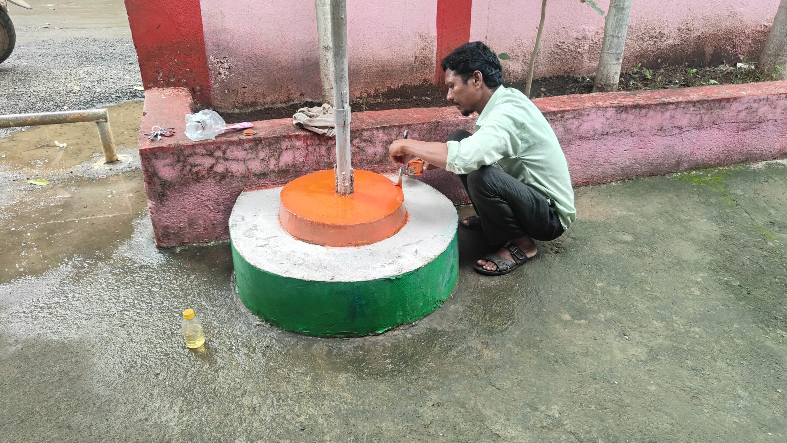 स्वतंत्रता दिवस की तैयारियां तेज: खालवा ब्लॉक में ध्वजारोहण स्थलों की साफ-सफाई और रंगाई-पुताई पूरी | शासकीय कार्यालयों एवं विभागों में विशेष स्वच्छता अभियान, ध्वजदंड और ध्वजारोहण मंच को भी दिया गया आकर्षक स्वरूप