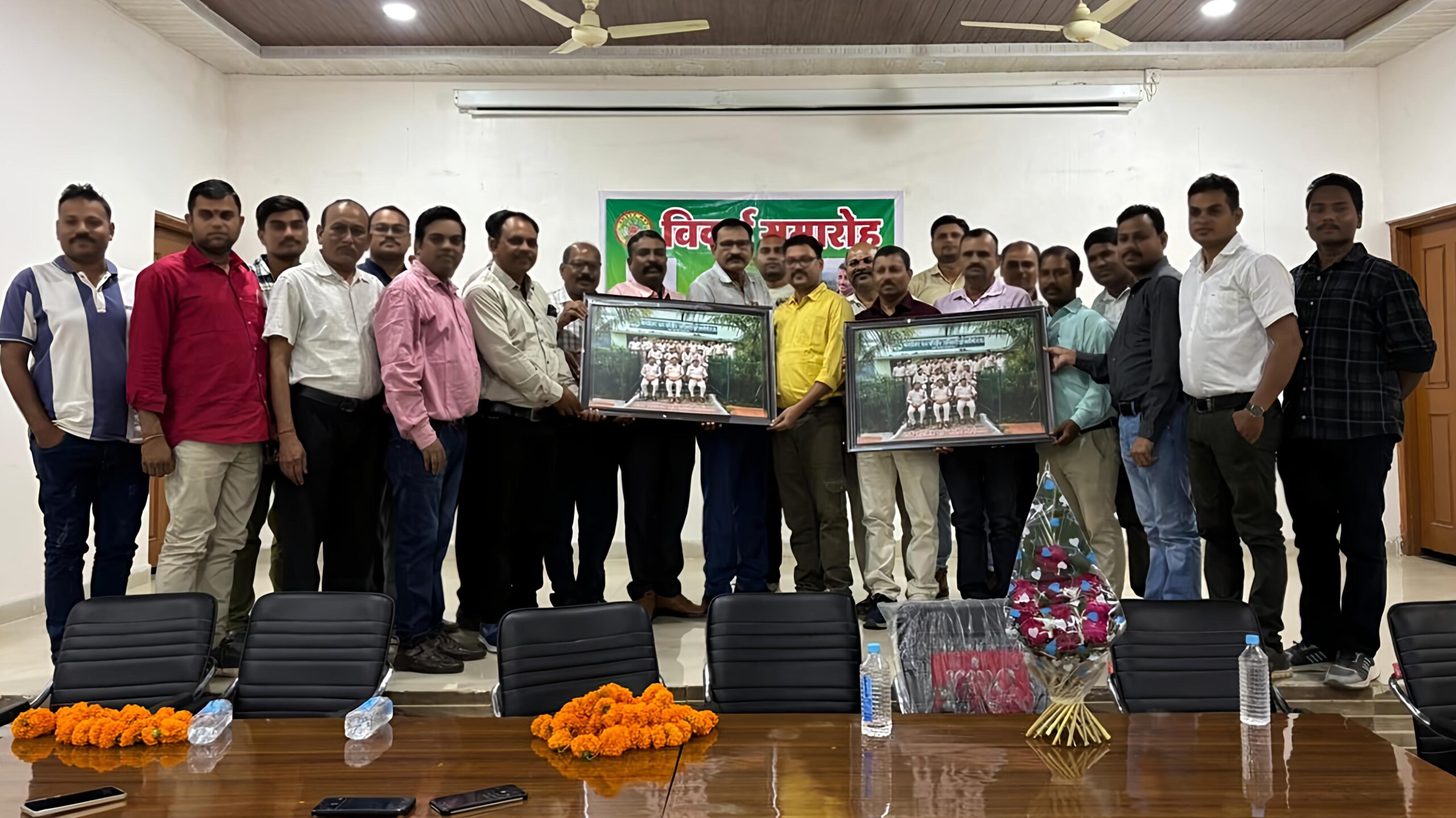 पदोन्नति के बाद एसडीओ (वन) बने वीरेन्द्र सिंह अचालिया को भावभीनी विदाई, पूर्व कालीभीत वनपरिक्षेत्र के स्टाफ ने दी शुभकामनाएं | भोपाल में हुई नई पदस्थापना, विदाई समारोह में साझा किए कार्यकाल के अनुभव; वनकर्मियों को बेहतर कार्य के लिए किया प्रेरित